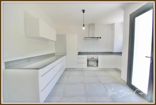 Dpt Landes (40), à vendre MOLIETS ET MAA maison P7 de 185 m² rénovée.