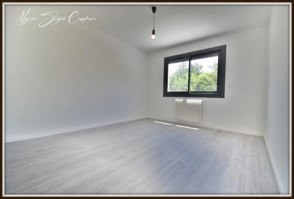 Dpt Landes (40), à vendre MOLIETS ET MAA maison P7 de 185 m² rénovée.