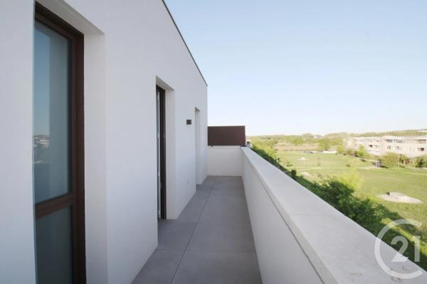 Appartement T3 à vendre  3 pièces - 89,90 m 2   CASTRIES  - 34