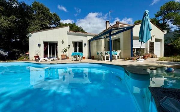 Maison à vendre    6 pièces •  Jard-sur-Mer