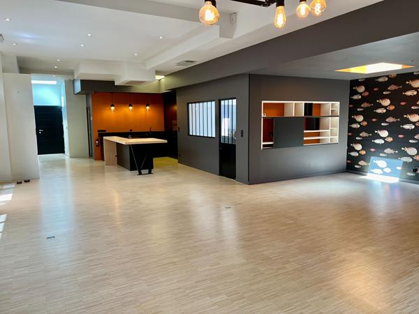 Loft d'EXCEPTION SEMI-MEUBLE avec grande terrasse, proche du centre-ville et de la place des Carmes