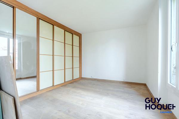 Appartement 2 pièces entièrement rénové avec grenier et cave à Corbeil Essonnes