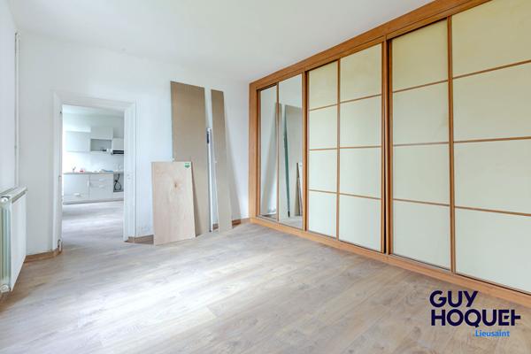Appartement 2 pièces entièrement rénové avec grenier et cave à Corbeil Essonnes