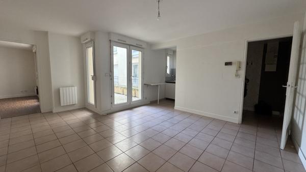 APPARTEMENT T2 + PARKING EN SOUS SOL - SECTEUR VENISE / JARD