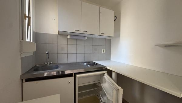 APPARTEMENT T2 + PARKING EN SOUS SOL - SECTEUR VENISE / JARD