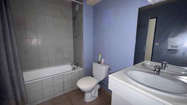 APPARTEMENT T2 + PARKING EN SOUS SOL - SECTEUR VENISE / JARD