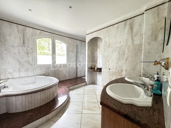 Propriete de 453 m²