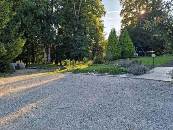 PROPRIÉTÉ avec VILLA PARC FORET à vendre 8 pièces proche CONTREXEVILLE (88) idéale GITE de groupe/ Maison - 6910 m2 de TERRAIN