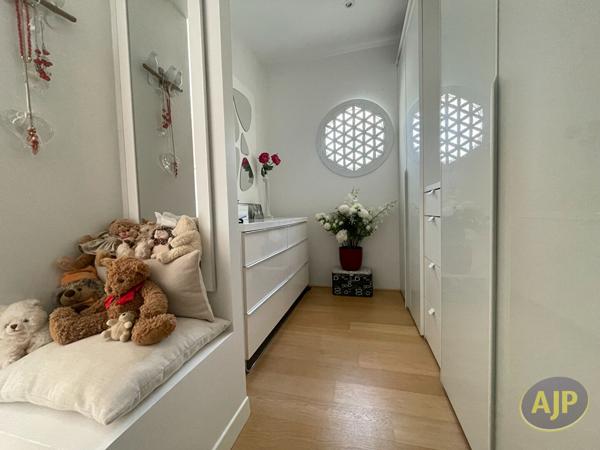 Maison à vendre Saintes - 5 pièces, 135m² avec 3 chambre(s) à 495 000€ - AJP Immobilier Saintes