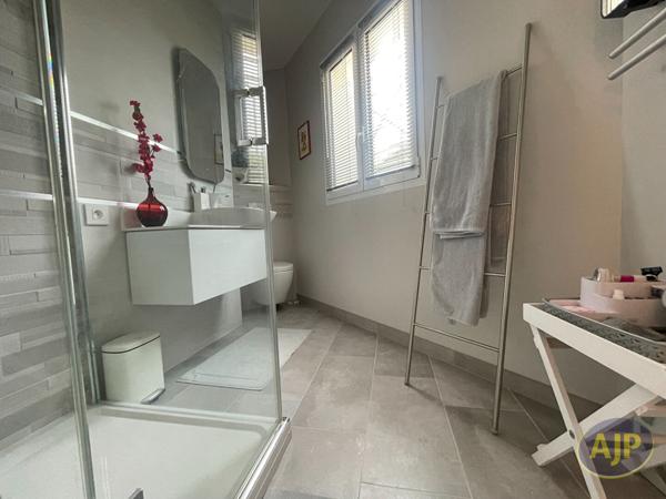 Maison à vendre Saintes - 5 pièces, 135m² avec 3 chambre(s) à 495 000€ - AJP Immobilier Saintes