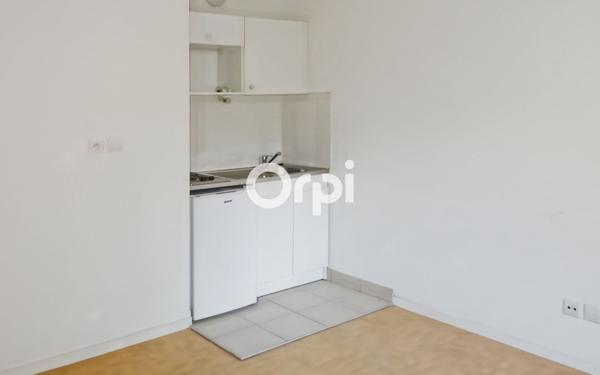 Appartement à louer    1 pièce •  Saint-Genis-Laval