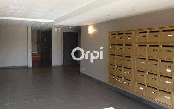 Appartement à louer    1 pièce •  Saint-Genis-Laval