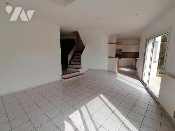 NOUVEAUTÉ - TRENTE-CINQ NOTAIRES

Située sur le prestigieux Golf de Cicé-Blossac, avec une vu...