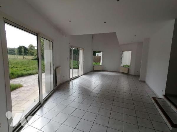 NOUVEAUTÉ - TRENTE-CINQ NOTAIRES

Située sur le prestigieux Golf de Cicé-Blossac, avec une vu...