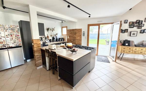 Maison à vendre    5 pièces •  Assérac