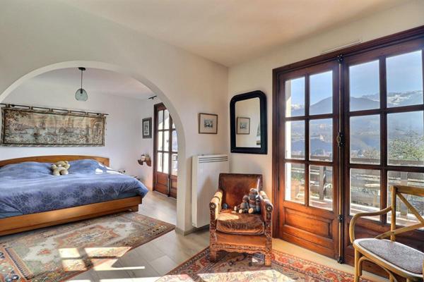 Maison d'architecte 8P 252 m² VALGELON-LA ROCHETTE (73110)