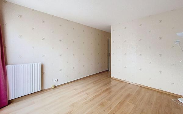 Appartement à vendre    4 pièces • 83,68 m2 Guyancourt