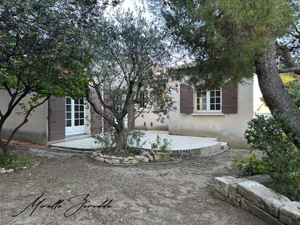 A VENDRE BEAUCAIRE Maison  4 pièces 96 m²,  terrasse et garage