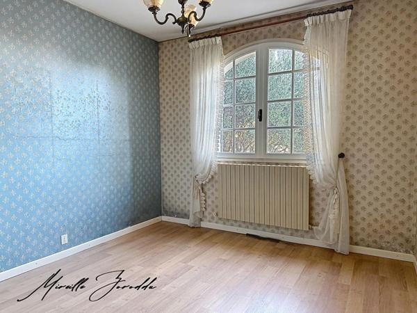 A VENDRE BEAUCAIRE Maison  4 pièces 96 m²,  terrasse et garage