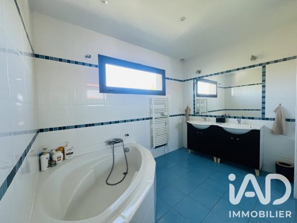 Maison (prestige) à vendre 8 pièces 210 m² Latour-Bas-Elne