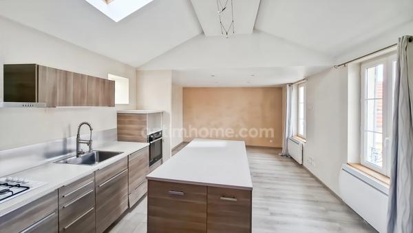 Appartement duplex indépendant à vendre à Vichy – 60 m² – 2 chambres – Aucun travaux