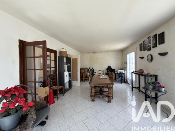 Maison à vendre 5 pièces 101 m² Saint-Yrieix-sur-Charente