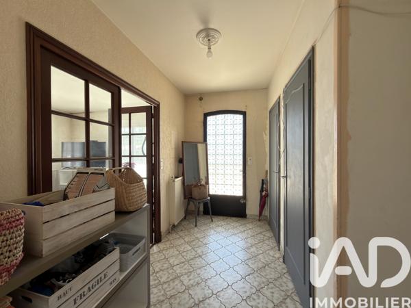 Maison à vendre 5 pièces 101 m² Saint-Yrieix-sur-Charente