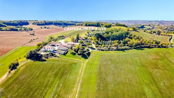 MAGNIFIQUE DOMAINE  à vendre 39 pièces AUCH (32)  sur 4,5 hectares