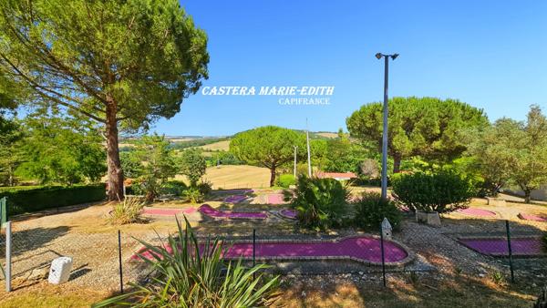 MAGNIFIQUE DOMAINE  à vendre 39 pièces AUCH (32)  sur 4,5 hectares