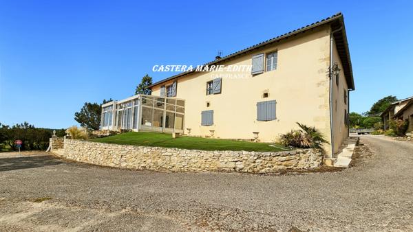 MAGNIFIQUE DOMAINE  à vendre 39 pièces AUCH (32)  sur 4,5 hectares