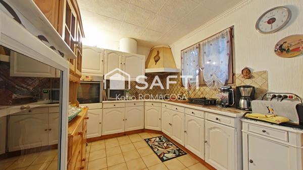 CHARMANTE MAISON À ENVIRON 800 M DE LA PLAGE — QUARTIER CALME ET RECHERCHÉ