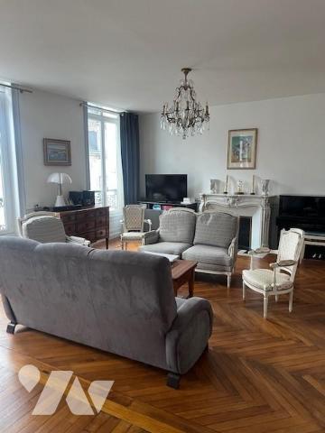 VANNES CENTRE VILLE - APPARTEMENT DE CARACTERE