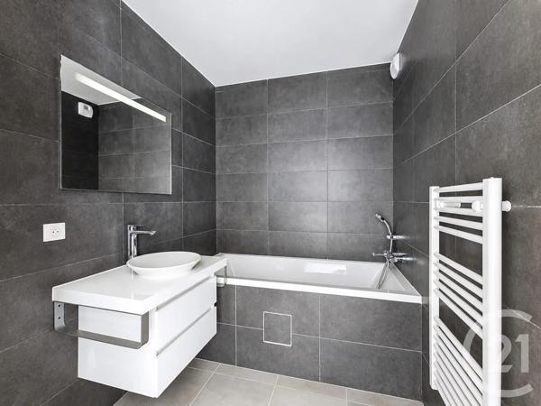 Appartement T3 à vendre  3 pièces - 55,40 m 2   MARSEILLE  - 13008