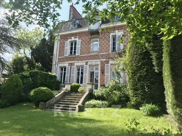 Maison maître rénovée avec jardin
