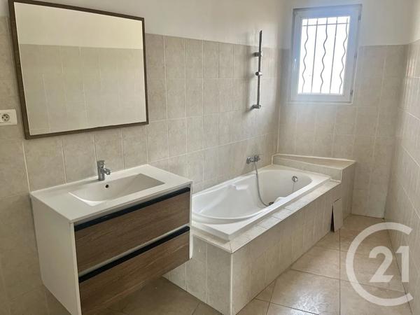 Appartement à vendre  3 pièces - 67,05 m 2   ST MAXIMIN LA STE BAUME  - 83