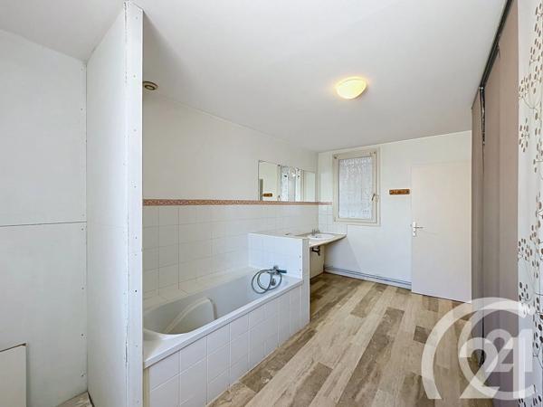 Appartement F4 à vendre  4 pièces - 105 m 2   CAVAILLON  - 84