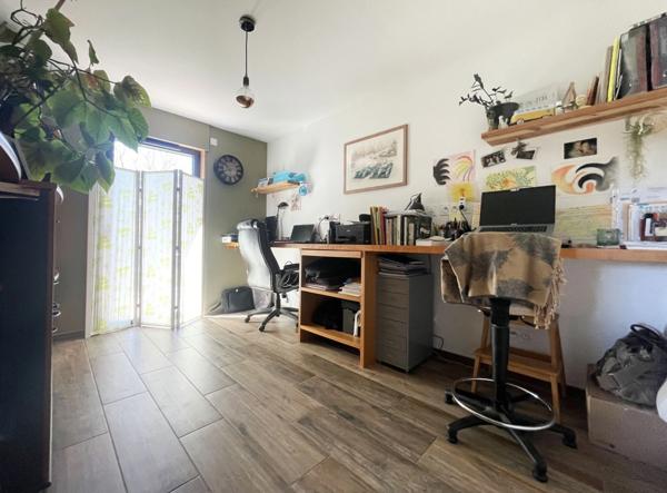 Dpt Charente Maritime (17), à vendre maison P8 avec petite maison P5 et piscine - Terrain de 2 282,00 m²