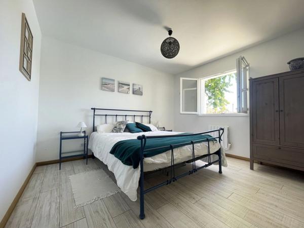 Dpt Charente Maritime (17), à vendre maison P8 avec petite maison P5 et piscine - Terrain de 2 282,00 m²