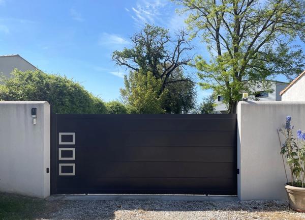 Dpt Charente Maritime (17), à vendre maison P8 avec petite maison P5 et piscine - Terrain de 2 282,00 m²