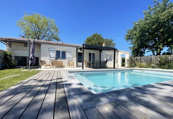Dpt Charente Maritime (17), à vendre maison P8 avec petite maison P5 et piscine - Terrain de 2 282,00 m²