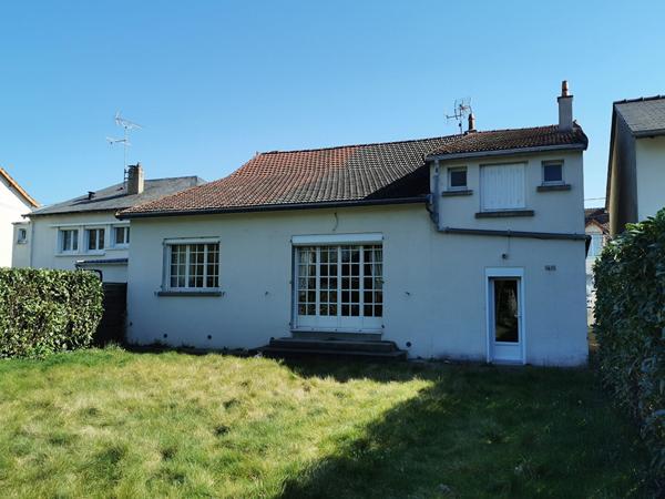 LA FLECHE, dans quartier proche commerces !!!