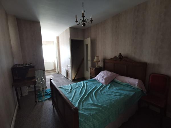 LA FLECHE, dans quartier proche commerces !!!