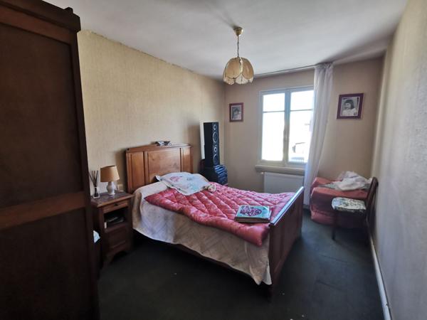 LA FLECHE, dans quartier proche commerces !!!