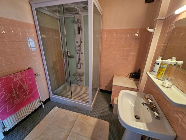 Maison 200 m² Bellerive proche Pont Jacques Chirac et des commodités  Secteur calme et résidentiel