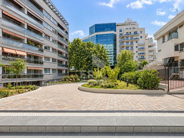 Box  Rue P.V. Couturier Levallois Perret 22.5 m2