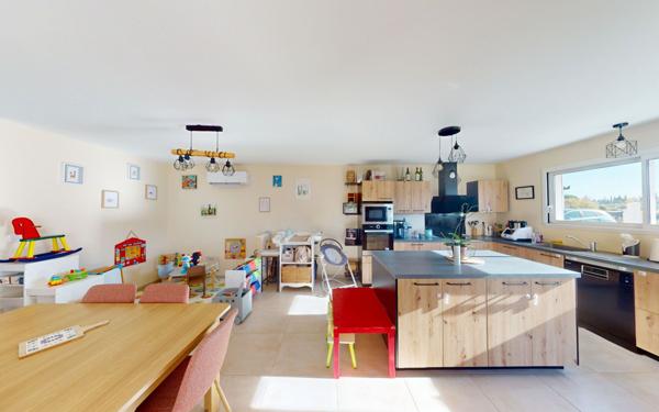 Maison à vendre    4 pièces • 108 m2 Villeneuve-la-Comptal