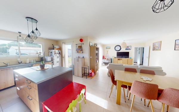 Maison à vendre    4 pièces • 108 m2 Villeneuve-la-Comptal