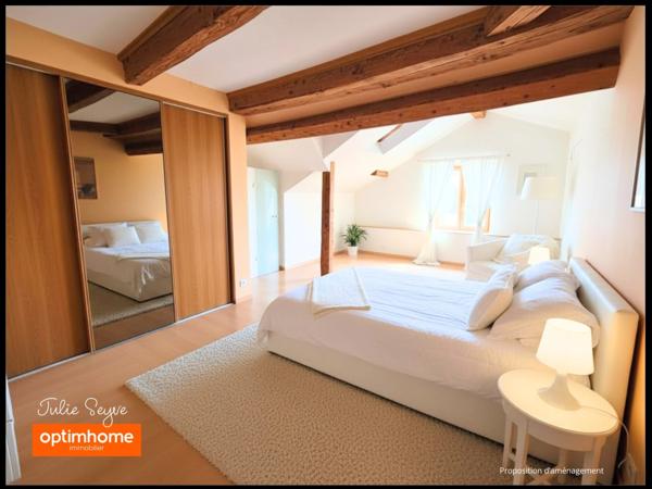 Maison de ville de 240 m² avec 5 chambres - cave et dépendance