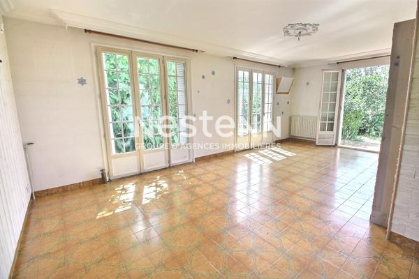 MAISON#VENISSIEUX#133M2 #CENTRE VILLE# TRAMWAY T4# ECOLE# SECTEUR RESIDENTIEL#JARDIN#GARAGE#CAVE#TRANSPORTS