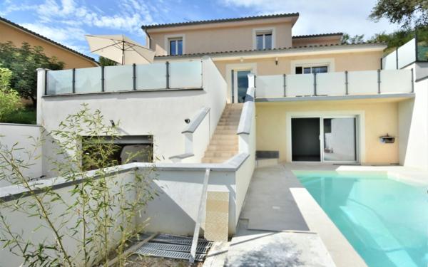 Maison à vendre    6 pièces • 201,49 m2 Trévoux